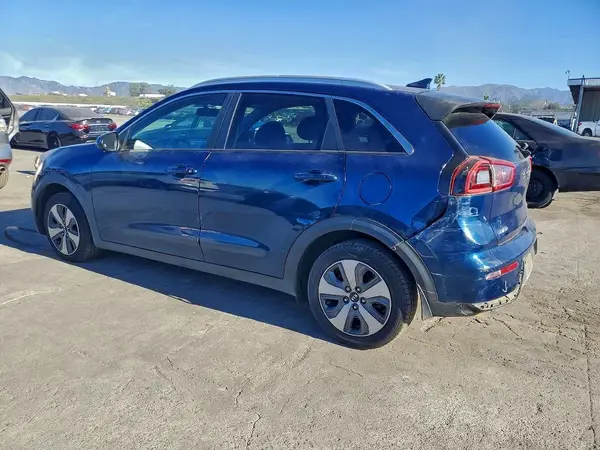 KNDCB3LC6J5211089 2018 KIA NIRO - Image 2