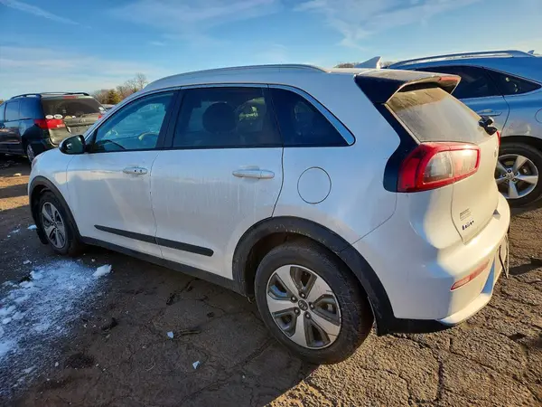 KNDCB3LC6K5217802 2019 KIA NIRO - Image 2