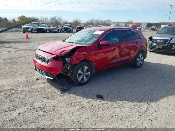 KNDCB3LC6K5223695 2019 KIA NIRO - Image 2