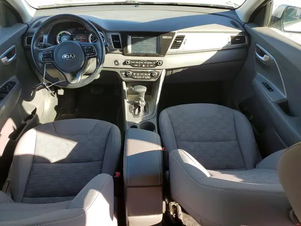 KNDCB3LC6K5230842 2019 KIA NIRO - Image 8