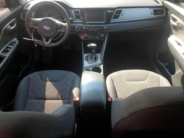 KNDCB3LC6K5231313 2019 KIA NIRO - Image 8