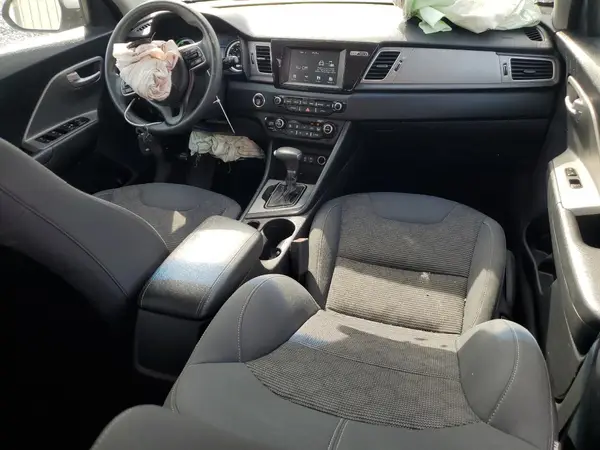 KNDCB3LC6K5241274 2019 KIA NIRO - Image 8