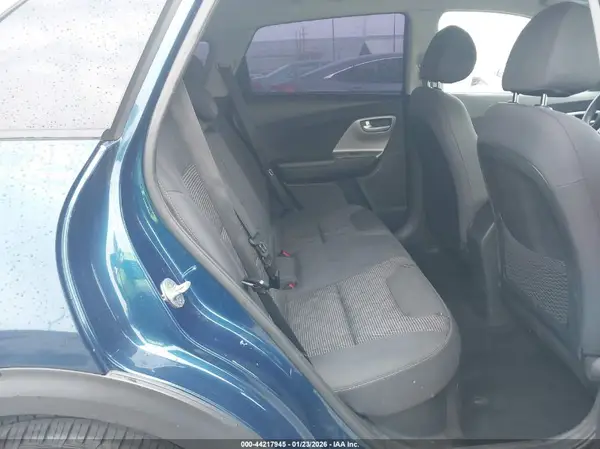 KNDCB3LC6K5243090 2019 KIA NIRO - Image 8