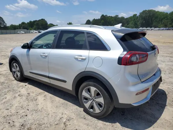 KNDCB3LC6K5247592 2019 KIA NIRO - Image 2