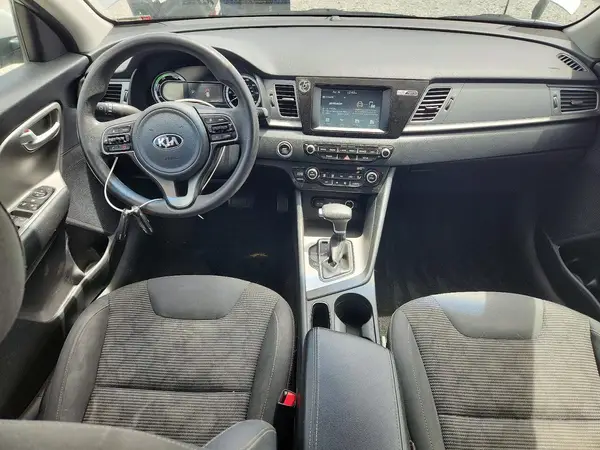 KNDCB3LC6K5249648 2019 KIA NIRO - Image 8
