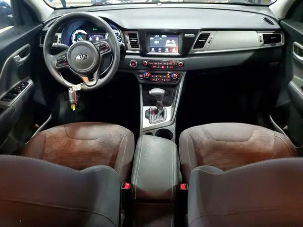 KNDCB3LC6K5250136 2019 KIA NIRO - Image 8