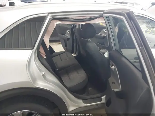 KNDCB3LC6K5250301 2019 KIA NIRO - Image 8