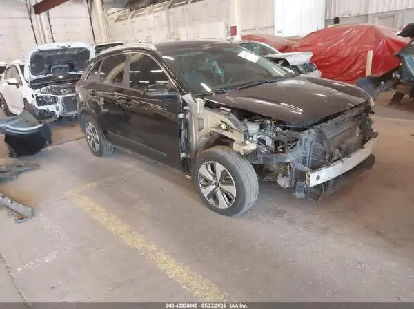 KNDCB3LC6K5252775 2019 KIA NIRO - Image 1