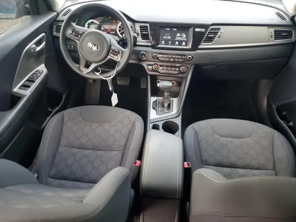 KNDCB3LC6K5253389 2019 KIA NIRO - Image 8