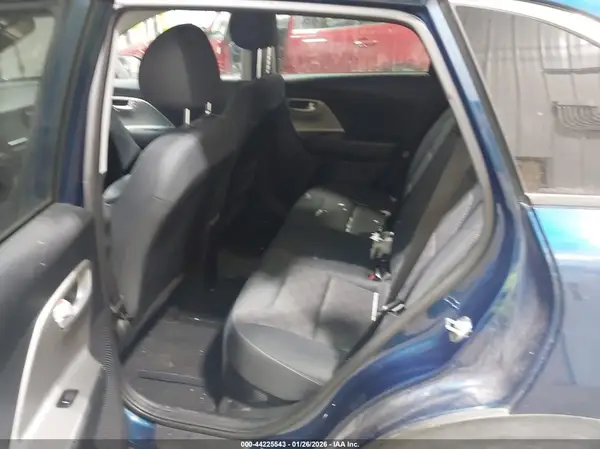 KNDCB3LC6K5255854 2019 KIA NIRO - Image 8