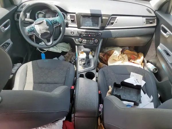 KNDCB3LC6K5257412 2019 KIA NIRO - Image 8
