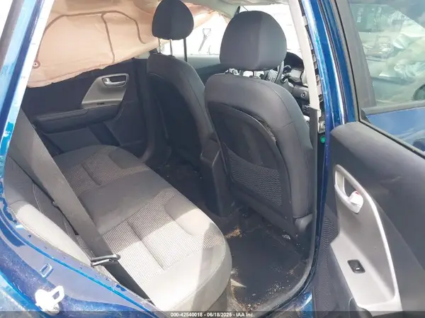 KNDCB3LC6K5261640 2019 KIA NIRO - Image 8