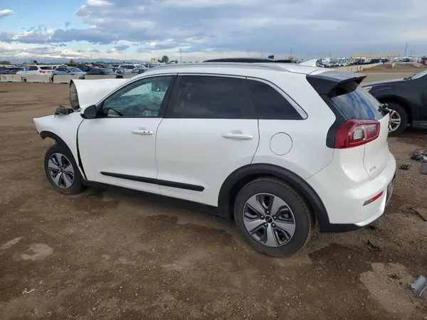 KNDCB3LC6K5265591 2019 KIA NIRO - Image 2