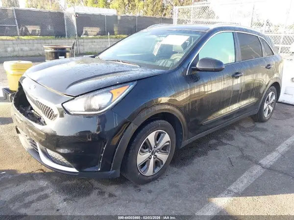 KNDCB3LC6K5297571 2019 KIA NIRO - Image 2