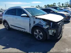 KNDCB3LC6K5302011 2019 KIA NIRO