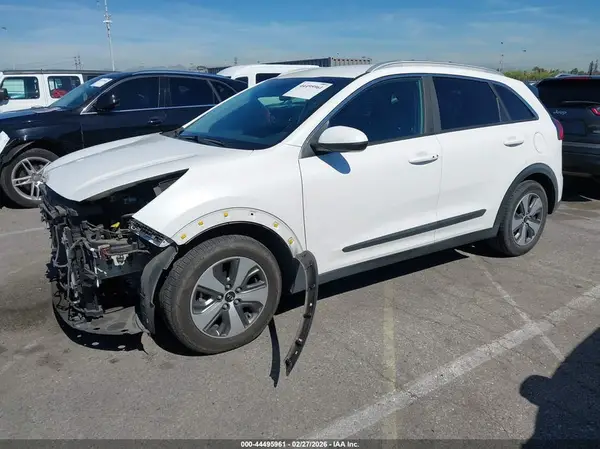 KNDCB3LC6K5302011 2019 KIA NIRO - Image 2