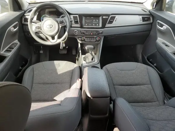 KNDCB3LC6K5313123 2019 KIA NIRO - Image 8