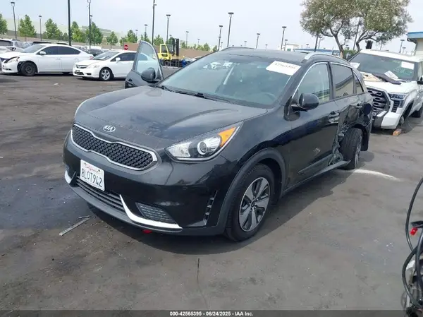 KNDCB3LC6K5325238 2019 KIA NIRO - Image 2