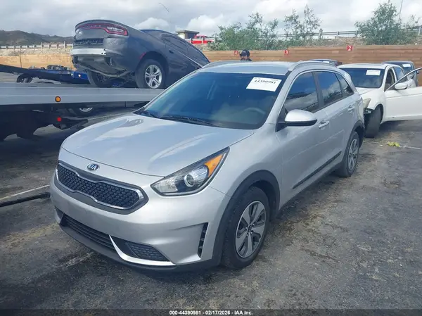 KNDCB3LC6K5344792 2019 KIA NIRO - Image 2