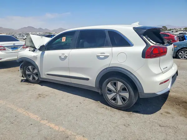 KNDCB3LC6K5346770 2019 KIA NIRO - Image 2