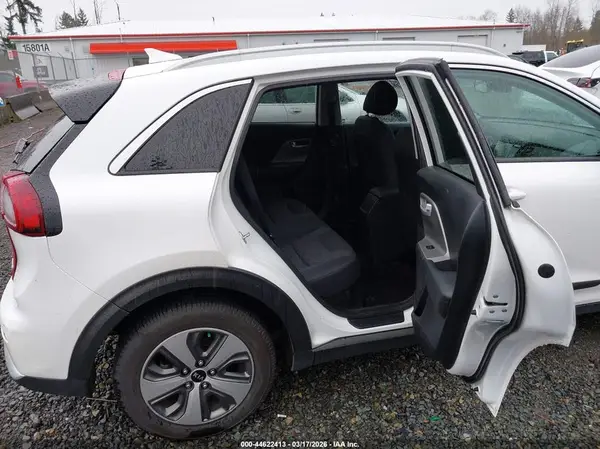 KNDCB3LC6K5350592 2019 KIA NIRO - Image 8