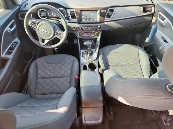 KNDCB3LC6K5350981 2019 KIA NIRO - Image 8