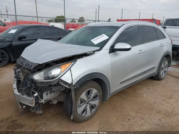 KNDCB3LC6K5351886 2019 KIA NIRO - Image 2