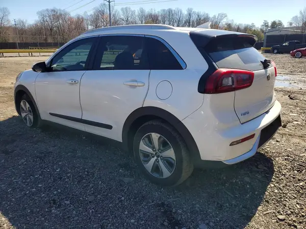 KNDCB3LC6K5353525 2019 KIA NIRO - Image 2