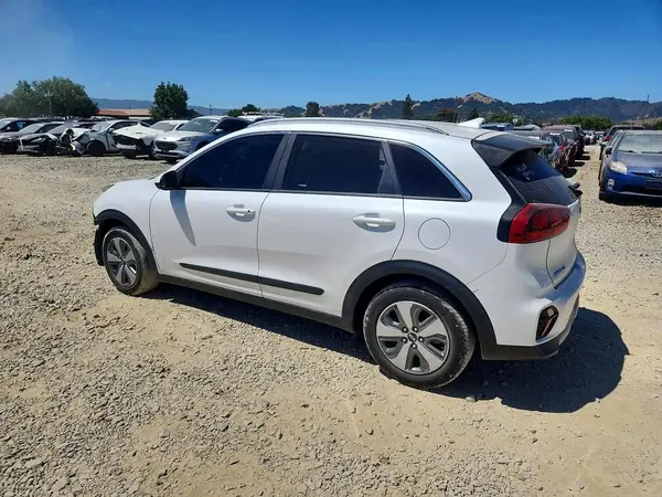 KNDCB3LC6L5369614 2020 KIA NIRO - Image 2