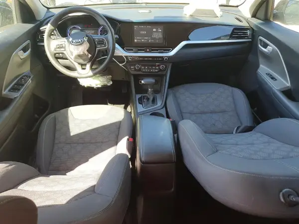 KNDCB3LC6L5369760 2020 KIA NIRO - Image 8
