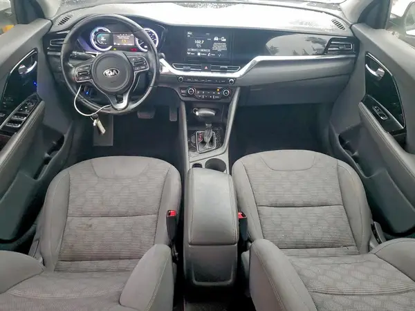 KNDCB3LC6L5380399 2020 KIA NIRO - Image 8
