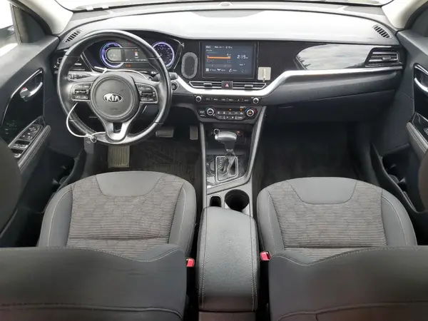 KNDCB3LC6L5381424 2020 KIA NIRO - Image 8