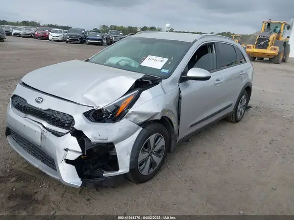 KNDCB3LC6L5395839 2020 KIA NIRO - Image 2