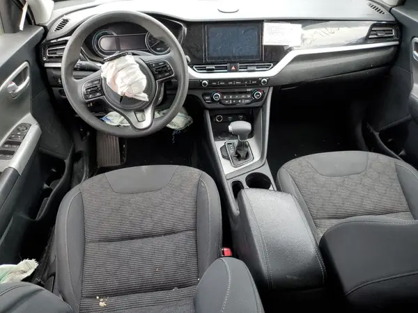 KNDCB3LC6L5438804 2020 KIA NIRO - Image 8