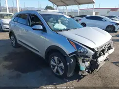 KNDCB3LC6L5438852 2020 KIA NIRO