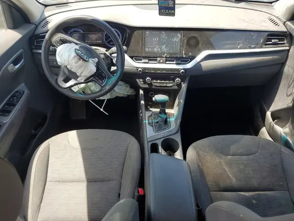 KNDCB3LC6L5451617 2020 KIA NIRO - Image 8