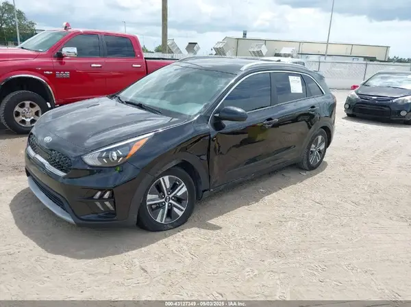 KNDCB3LC6M5468404 2021 KIA NIRO - Image 2