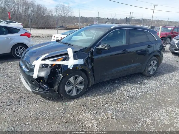 KNDCB3LC6M5469228 2021 KIA NIRO - Image 2
