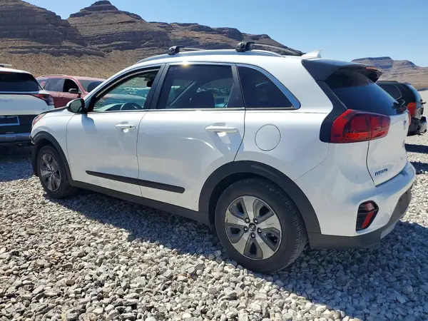 KNDCB3LC6M5471576 2021 KIA NIRO - Image 2