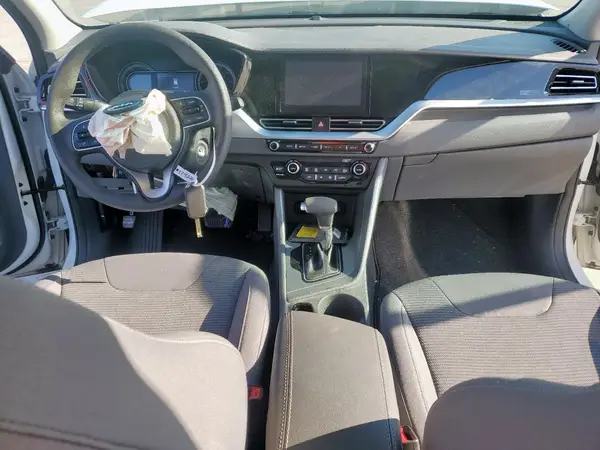 KNDCB3LC6M5486630 2021 KIA NIRO - Image 8