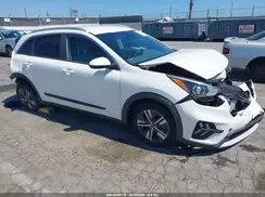 KNDCB3LC6M5487972 2021 KIA NIRO