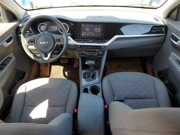 KNDCB3LC6N5500771 2022 KIA NIRO - Image 8