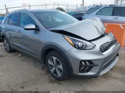 KNDCB3LC6N5502844 2022 KIA NIRO