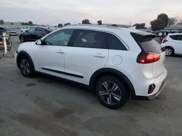 KNDCB3LC6N5503153 2022 KIA NIRO - Image 2