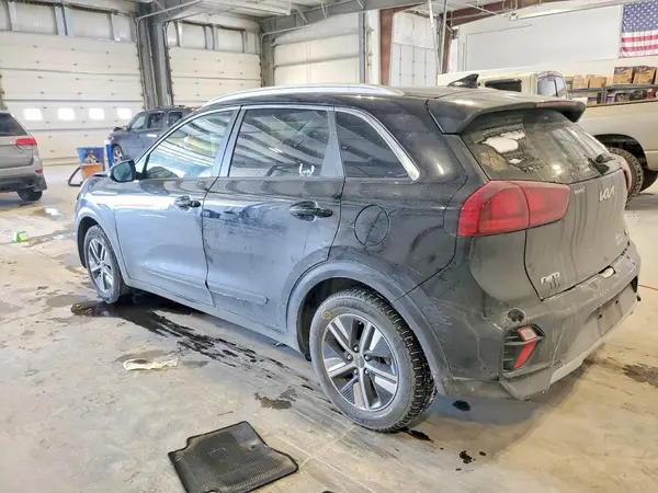 KNDCB3LC6N5508806 2022 KIA NIRO - Image 2