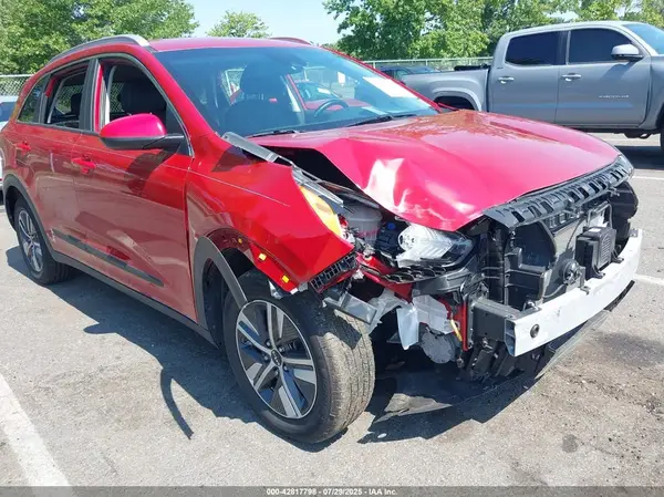 KNDCB3LC6N5509504 2022 KIA NIRO - Image 1