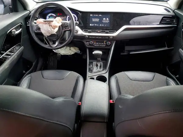 KNDCB3LC6N5510006 2022 KIA NIRO - Image 8