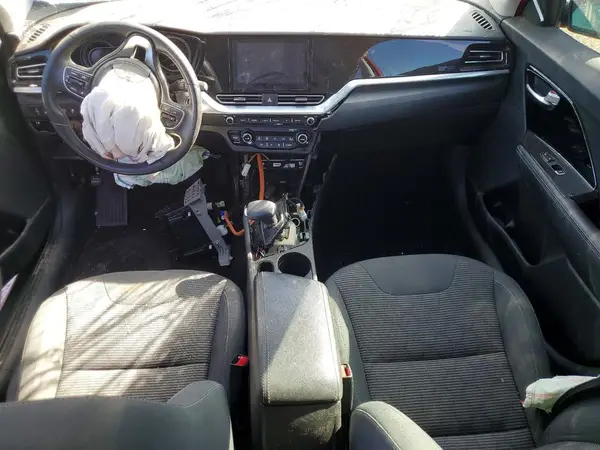 KNDCB3LC6N5519479 2022 KIA NIRO - Image 8