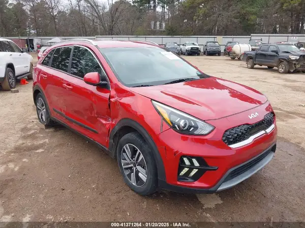 KNDCB3LC6N5524603 2022 KIA NIRO - Image 1