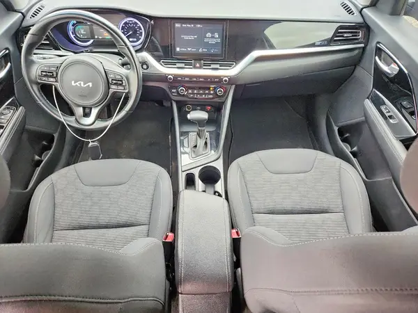 KNDCB3LC6N5530126 2022 KIA NIRO - Image 8